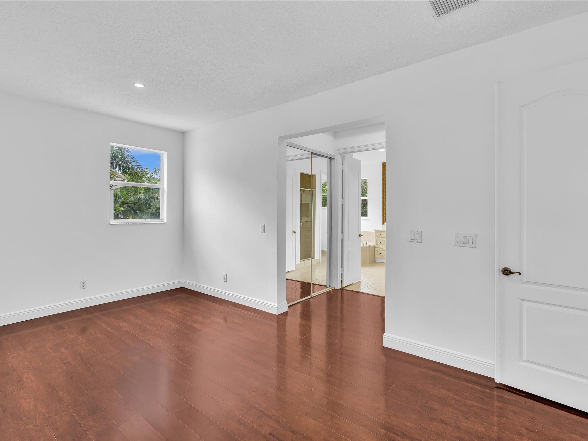  Residence photo 82