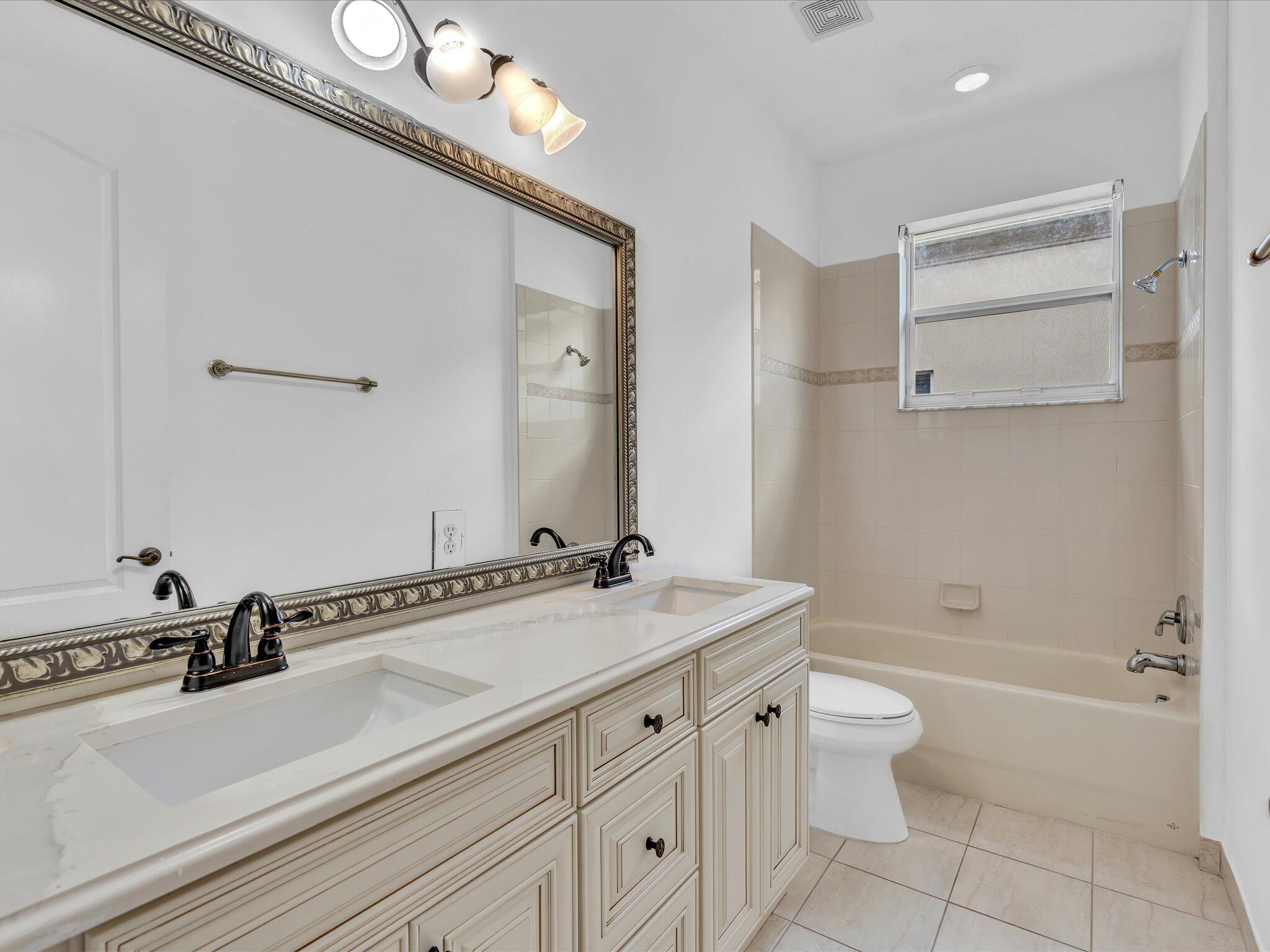  Residence photo 94