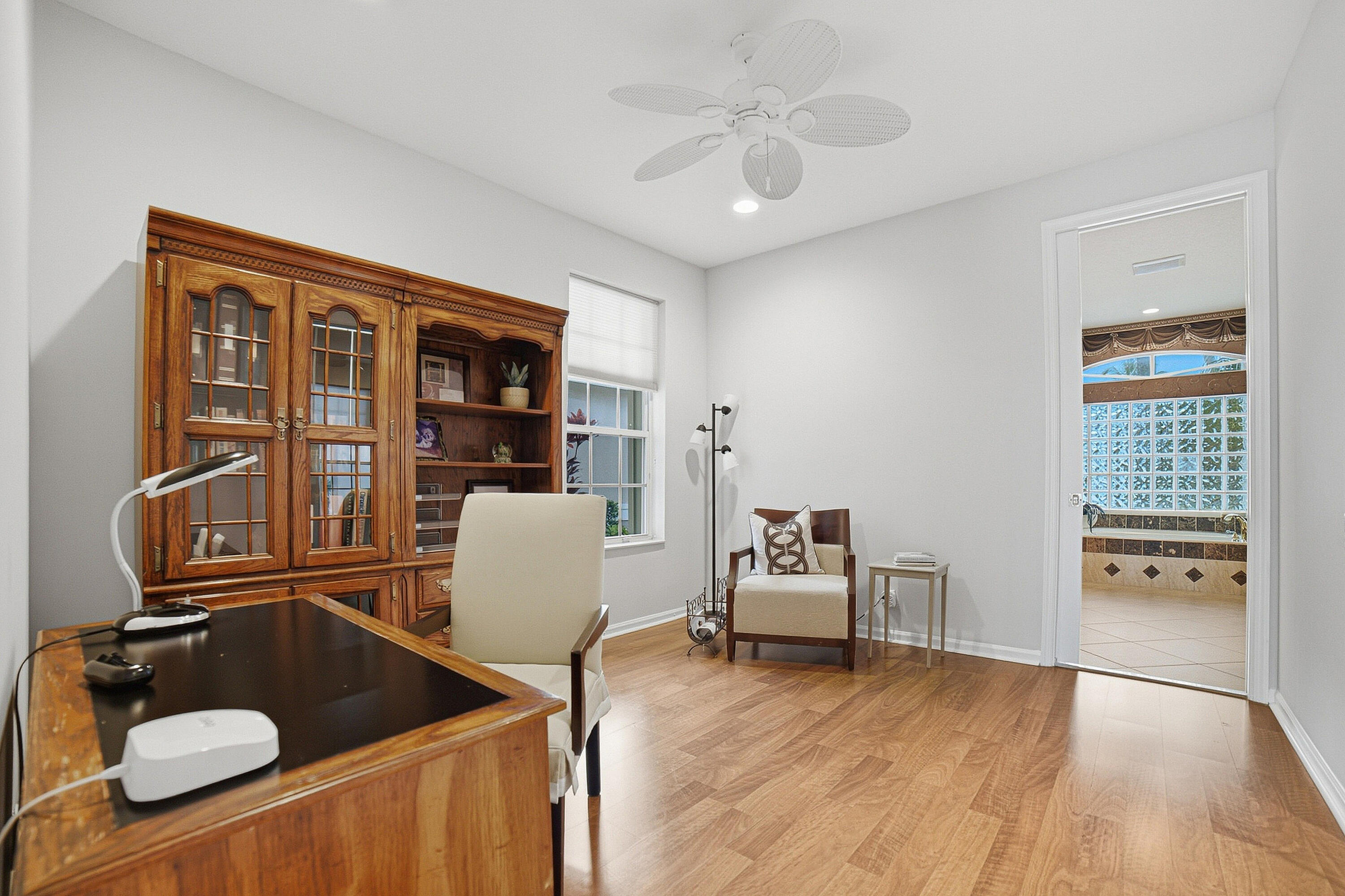 Residence photo 16
