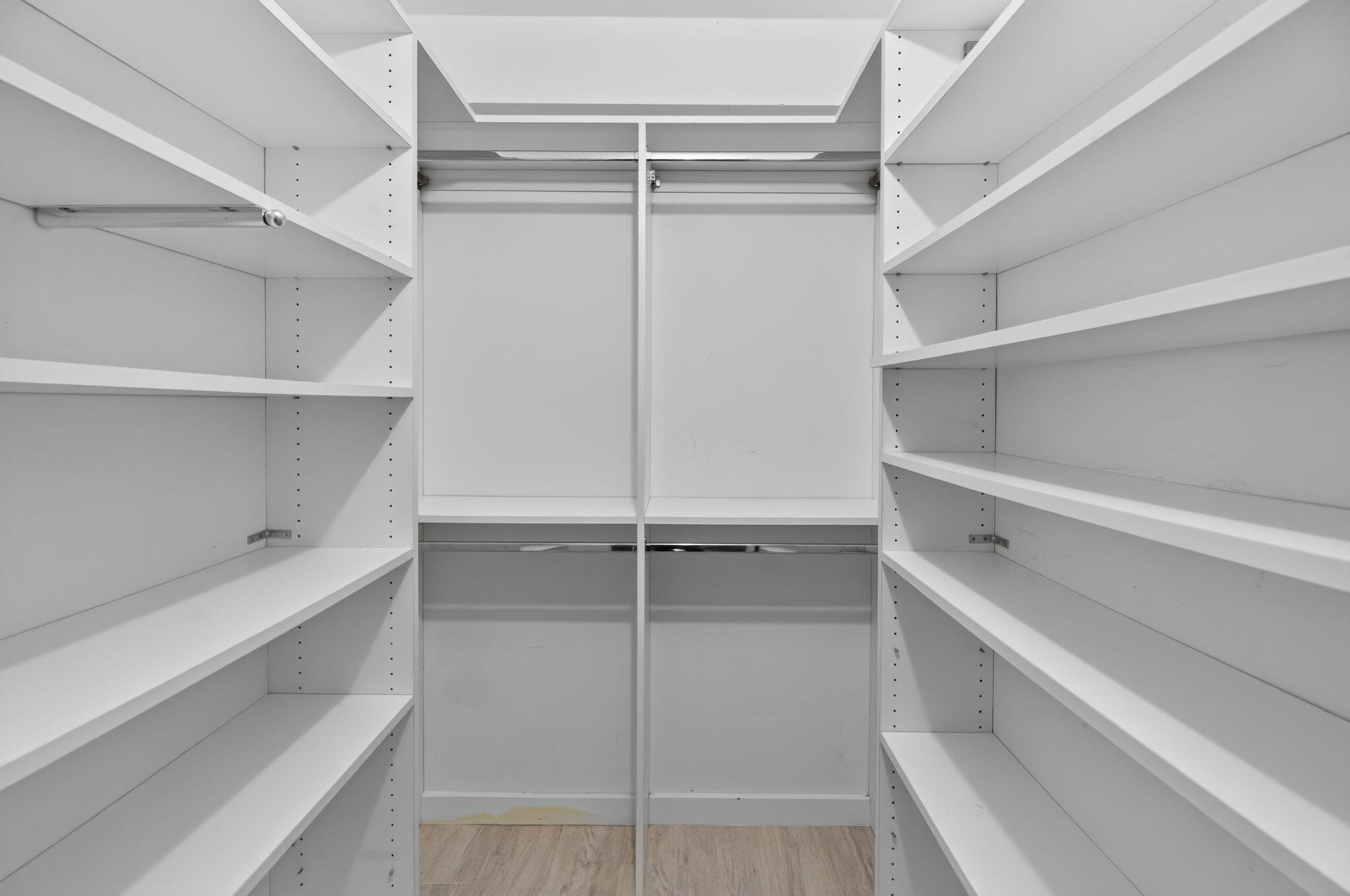 Unit 108 photo 16
