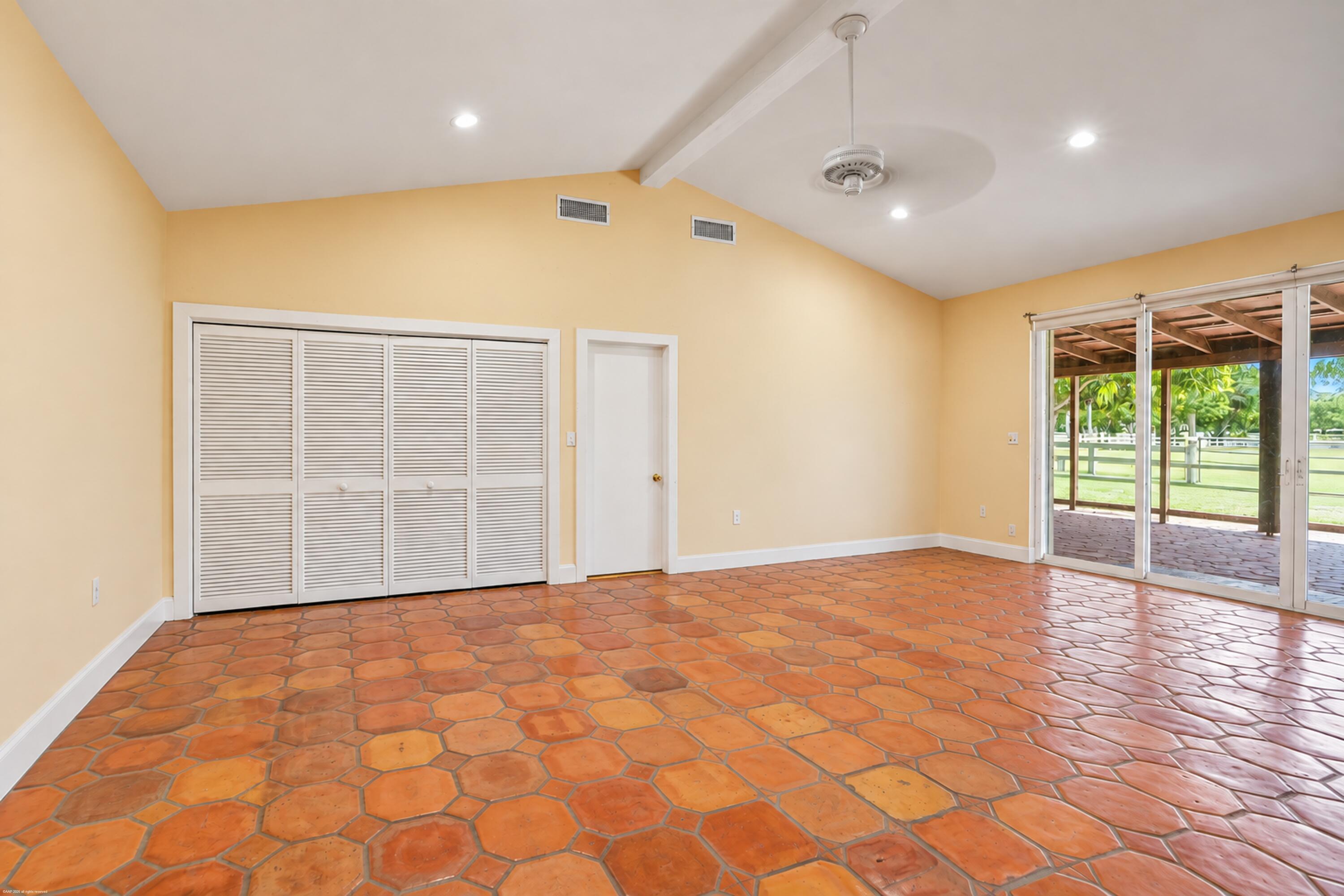 Residence photo 28