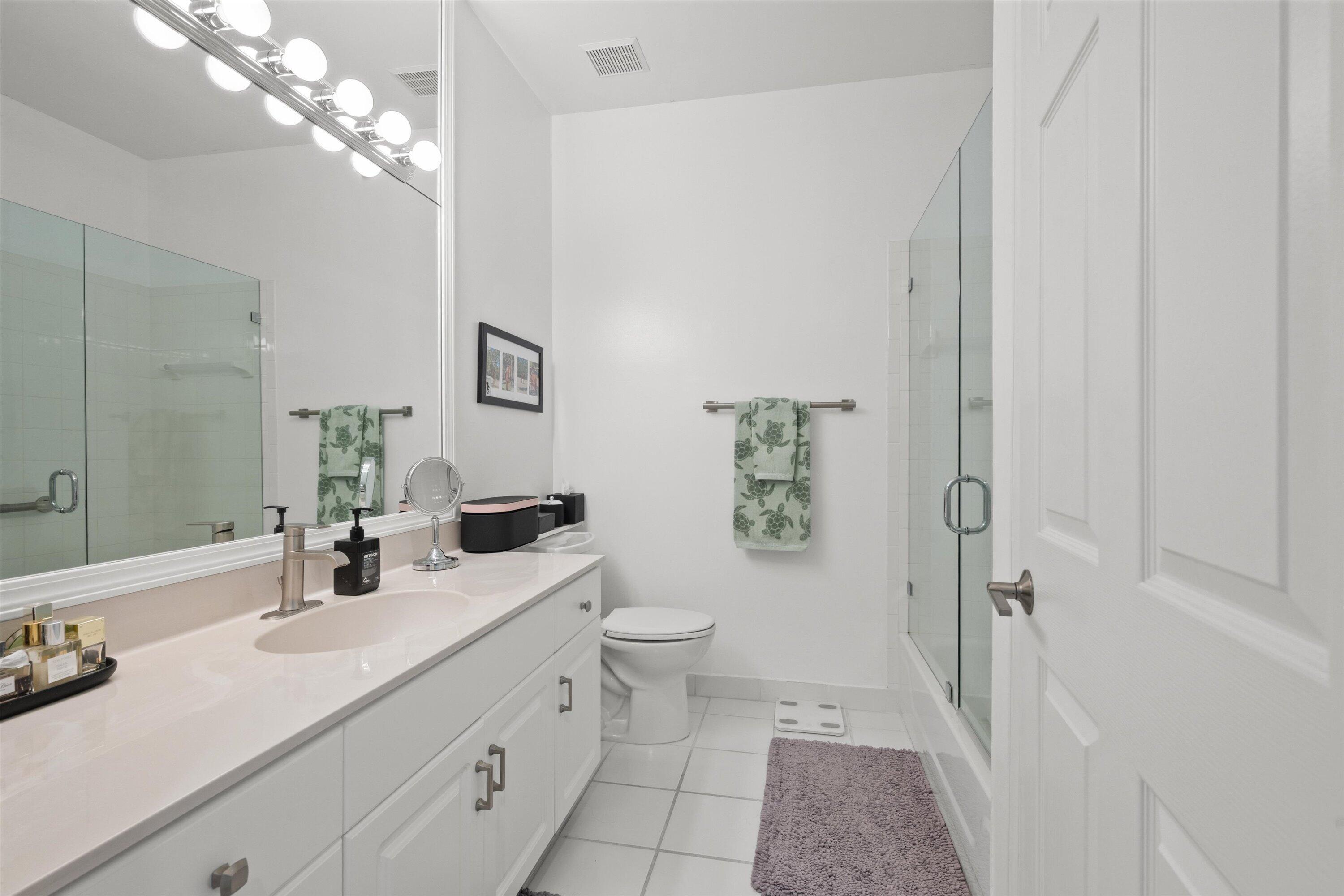 Unit H1 photo 19