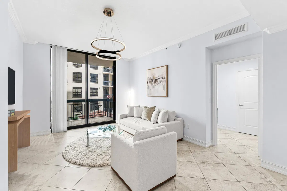 Two City Plaza Unit 713 photo 7