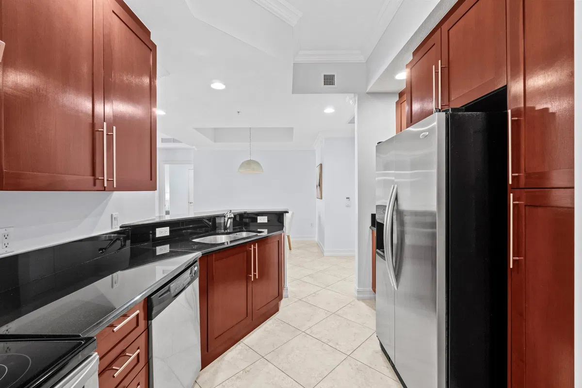 Two City Plaza Unit 713 photo 10
