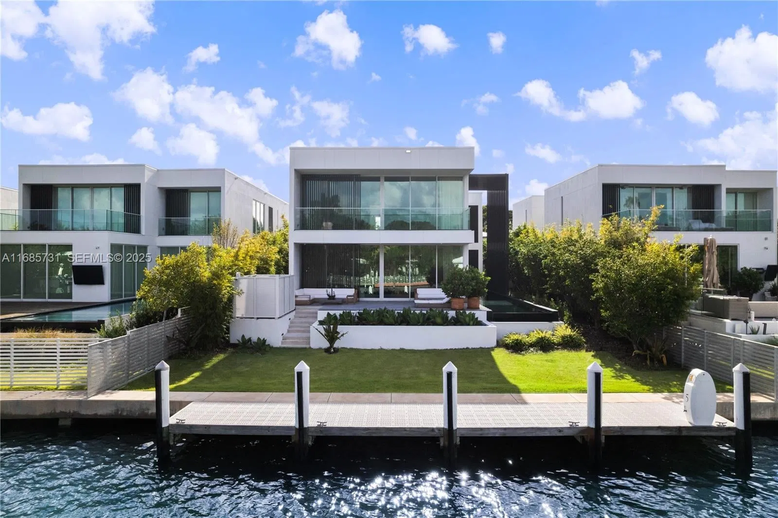 1041 W 48th Street, Miami Beach, FL 33140