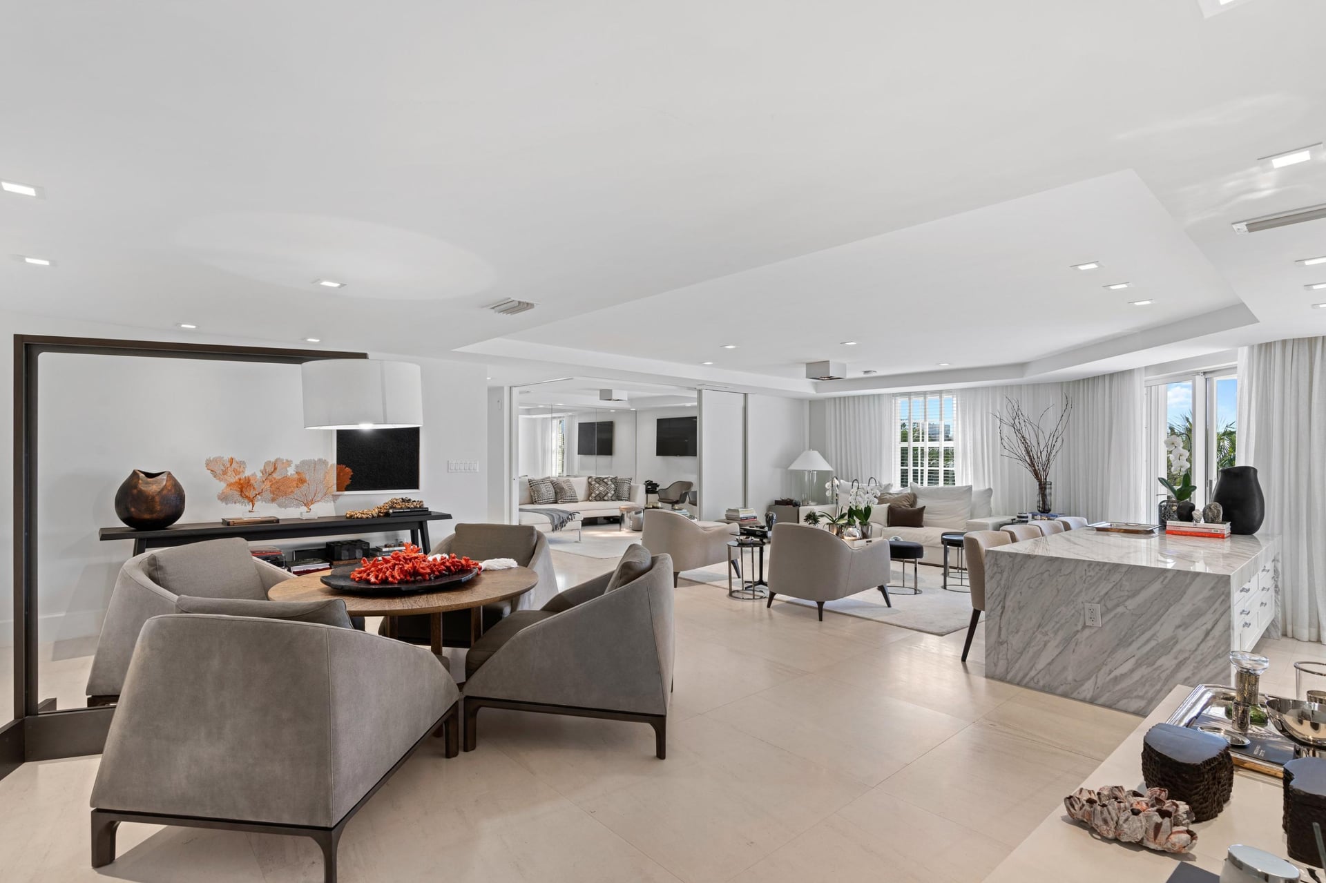 330 Cocoanut Row #4c — photo 1