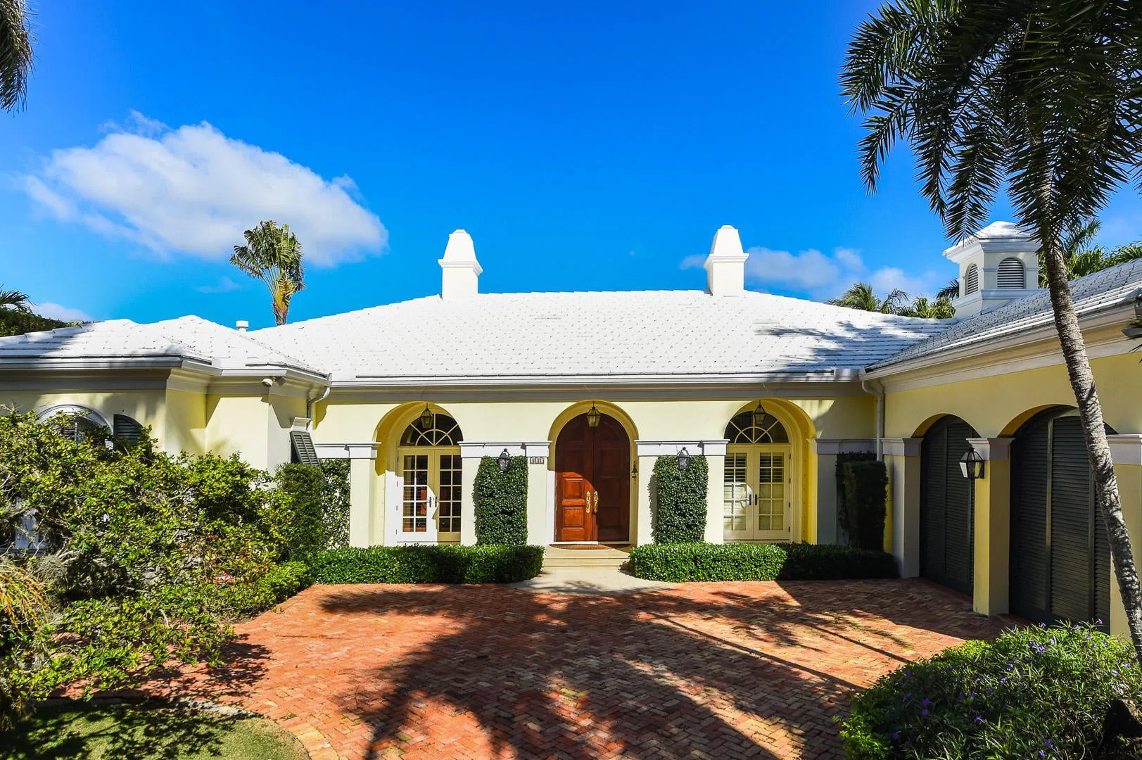 227 Miraflores Drive — photo 1