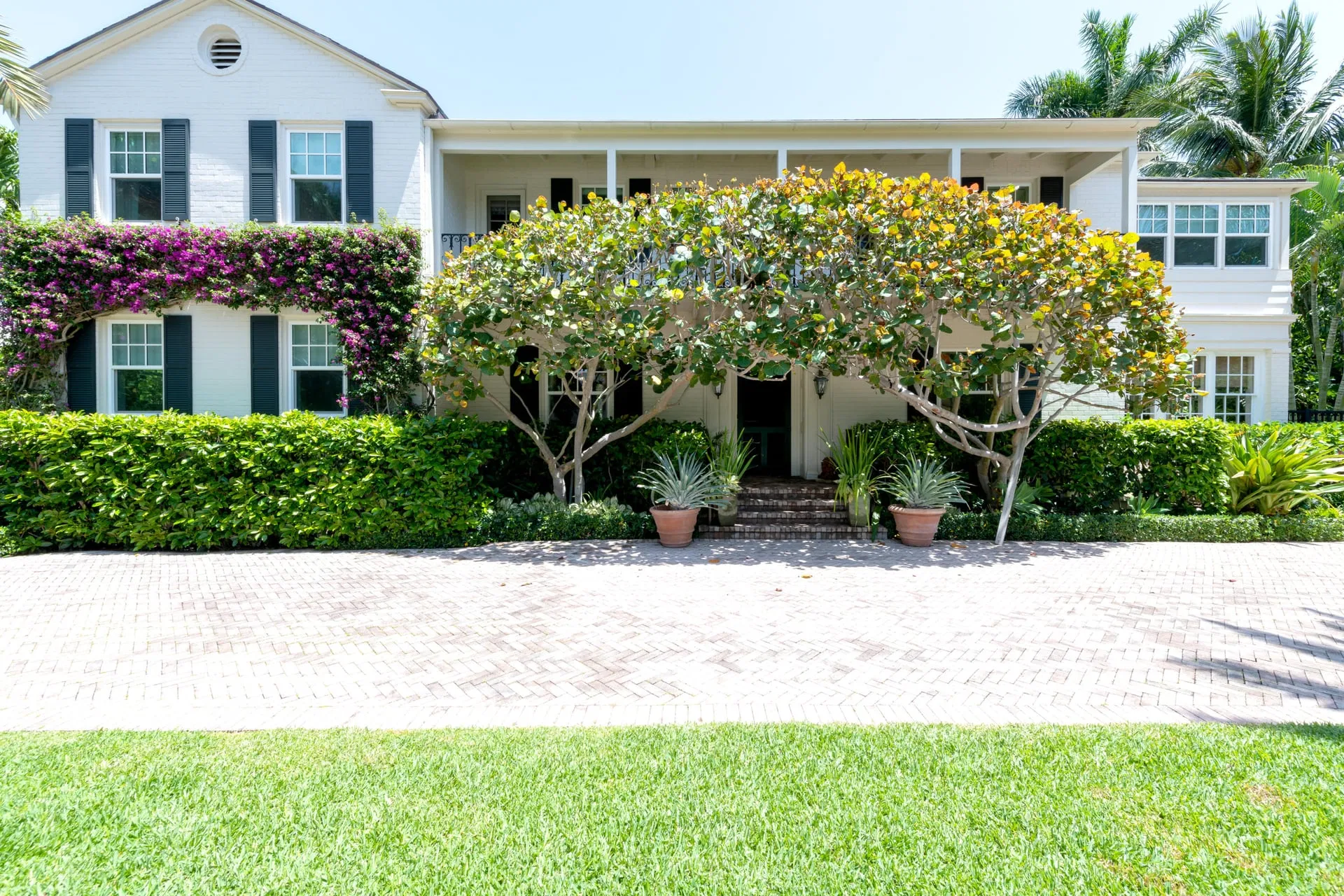 345 Seaspray Avenue — photo 1