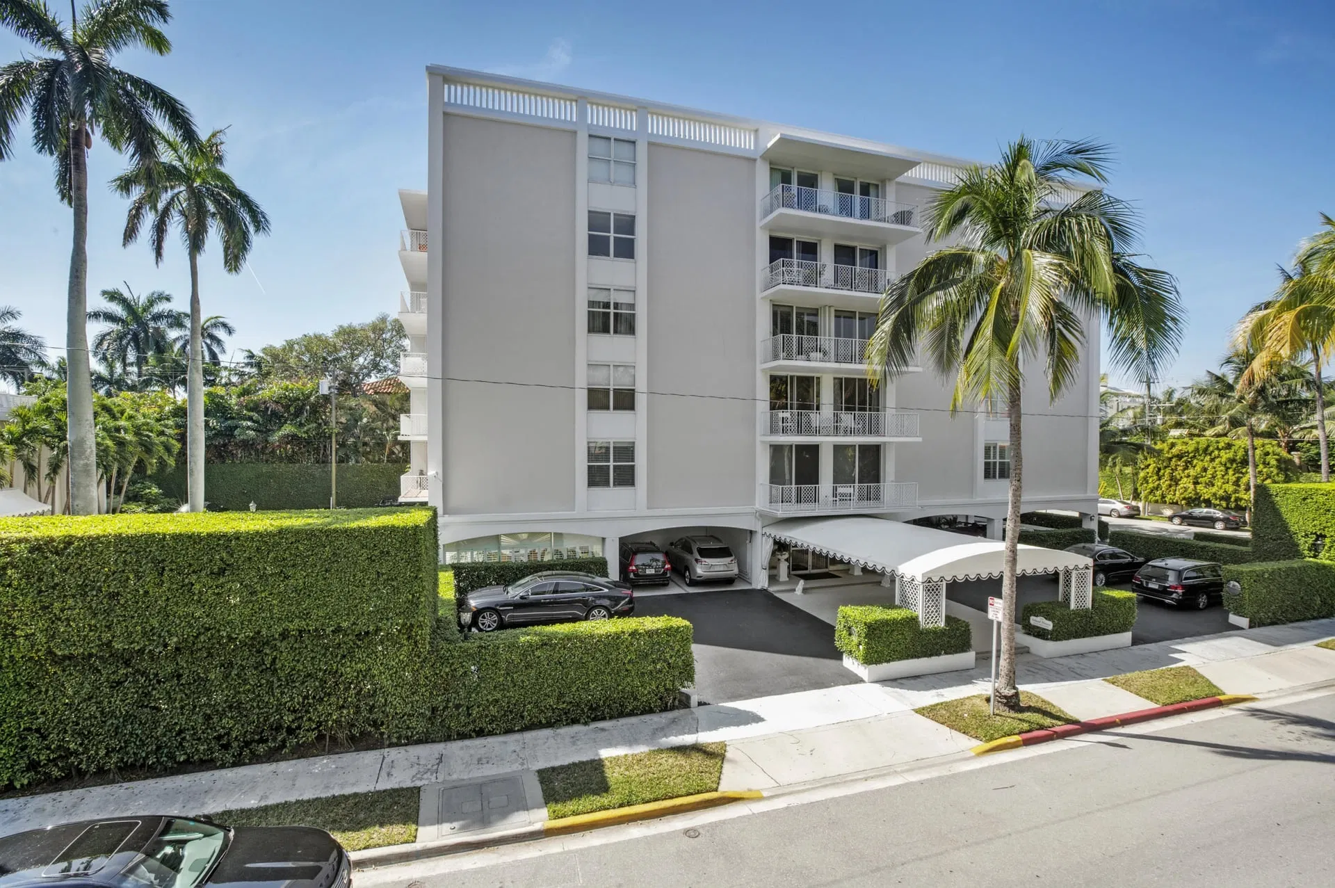 354 Chilean Avenue #2c — photo 1