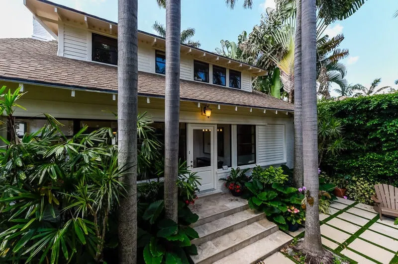 246 Seaspray Avenue — photo 1