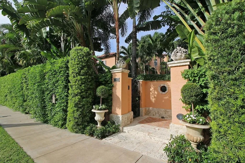 4 Golfview Road — photo 1