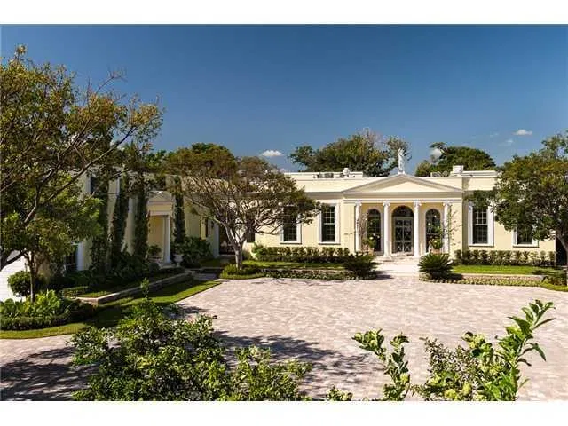 400 Regents Park Road — photo 1