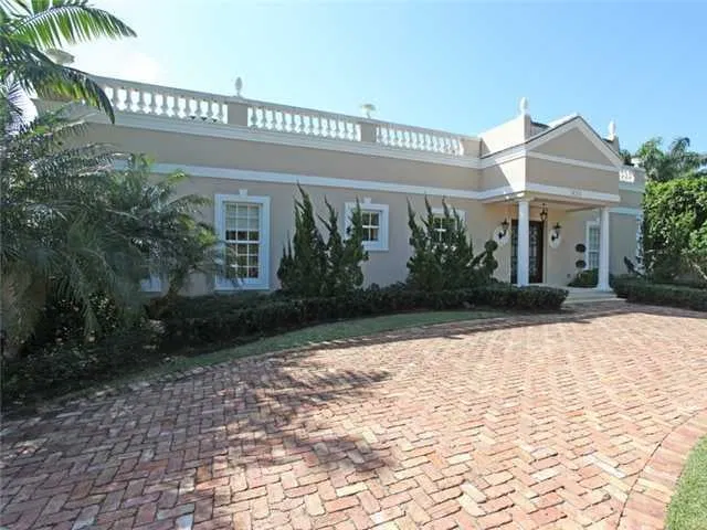 300 Dunbar Road — photo 1