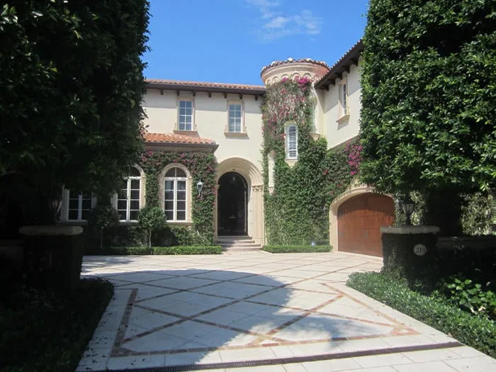 219 Chilean Avenue — photo 1
