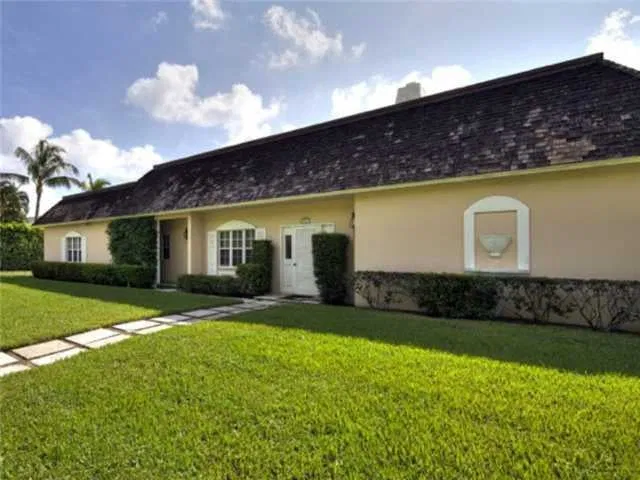 1521 N Lake Way — photo 1