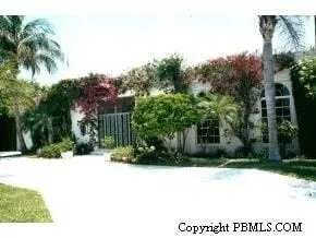 1233 N Ocean — photo 1
