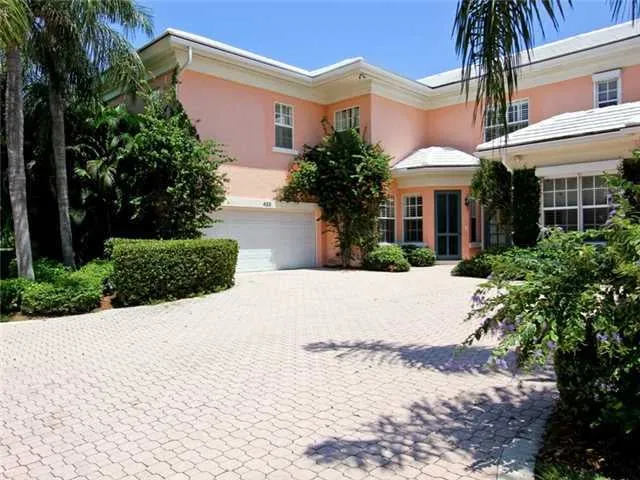 423 Brazilian Avenue #G — photo 1