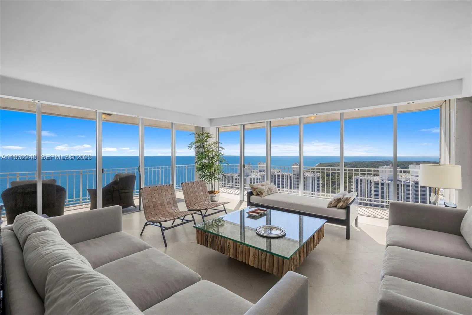 881 Ocean Drive 20A, Key Biscayne, FL 33149