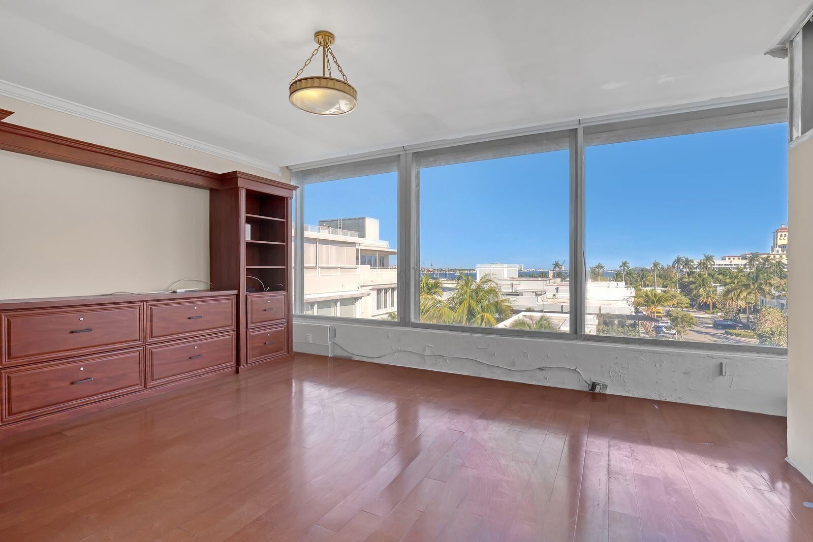 44 Cocoanut Row #420/421 A — photo 1