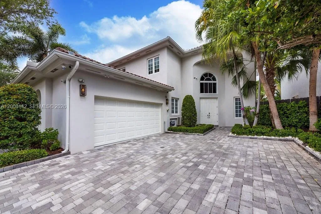 3949 194th Lane, Sunny Isles Beach, FL 33160