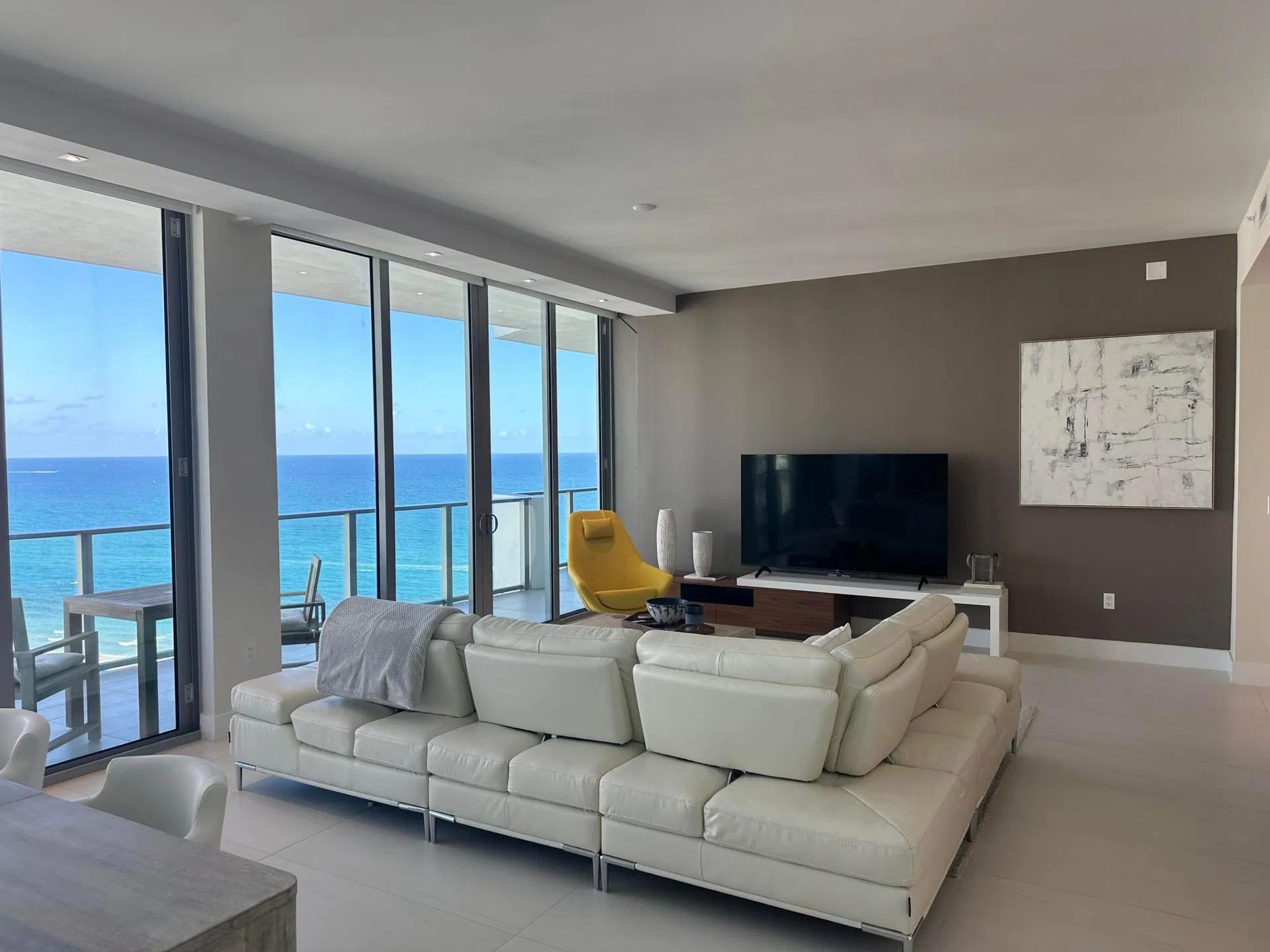 3100 N Ocean Drive # H-1701, Riviera Beach, FL 33404