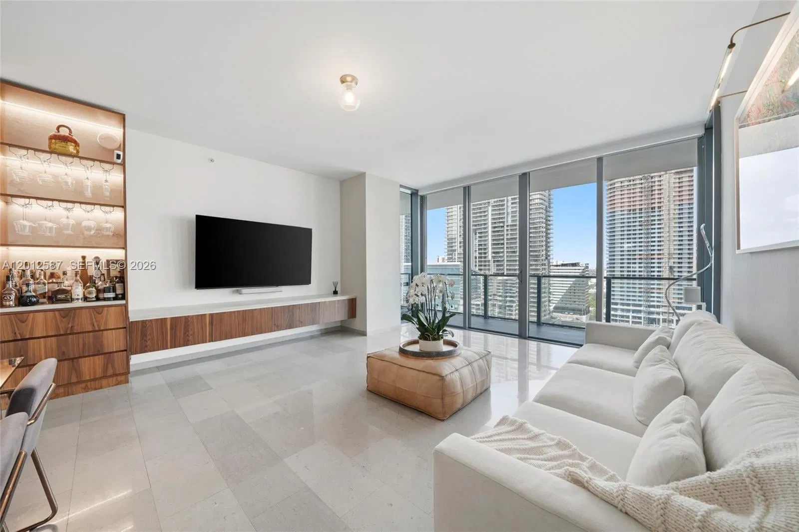 68 SE 6th Street 1904, Miami, FL 33131