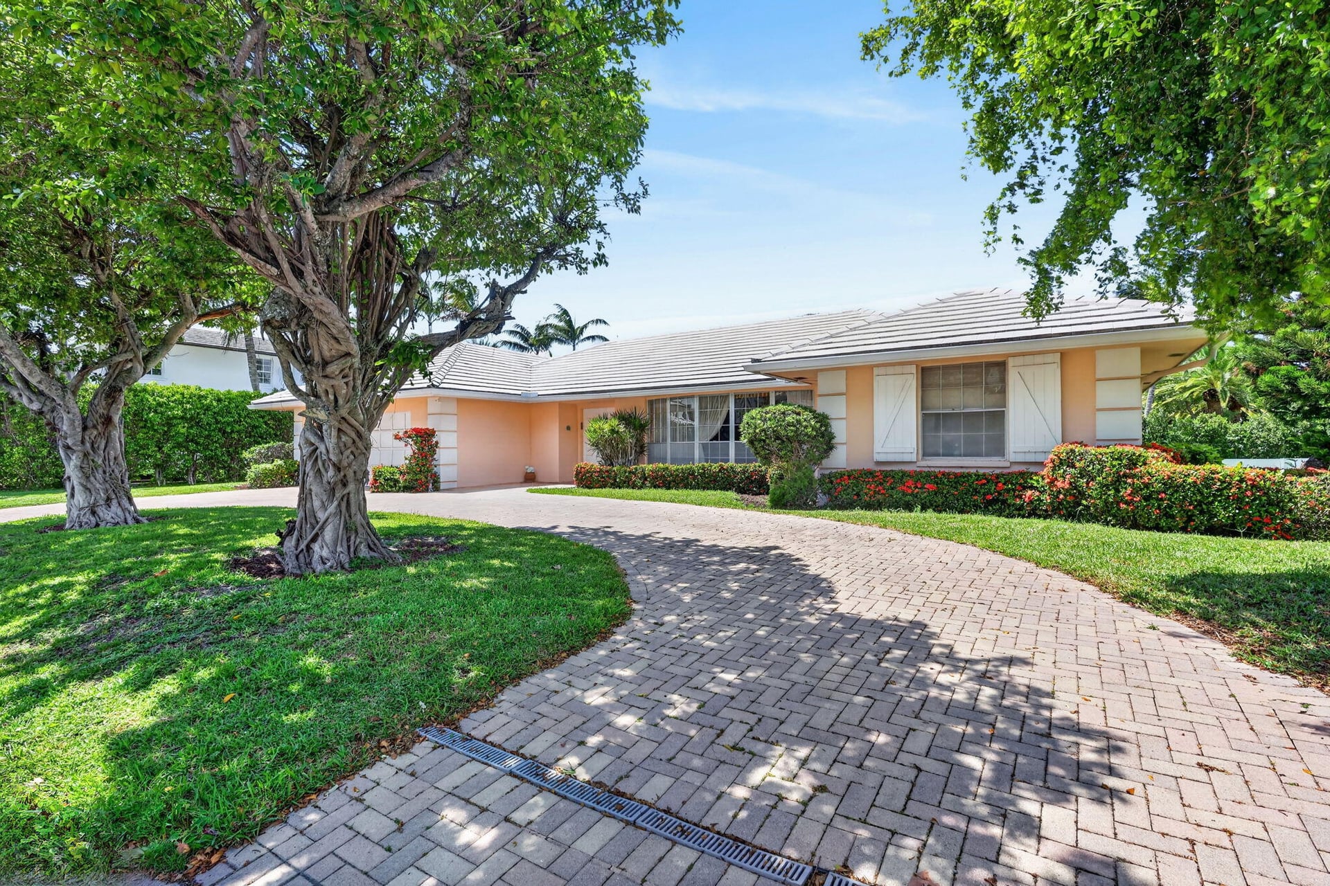 217 Plantation Road — photo 1