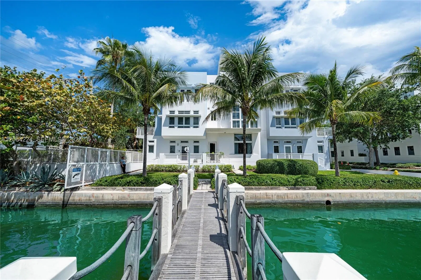 6203 Laguna Path N, Miami Beach, FL 33141