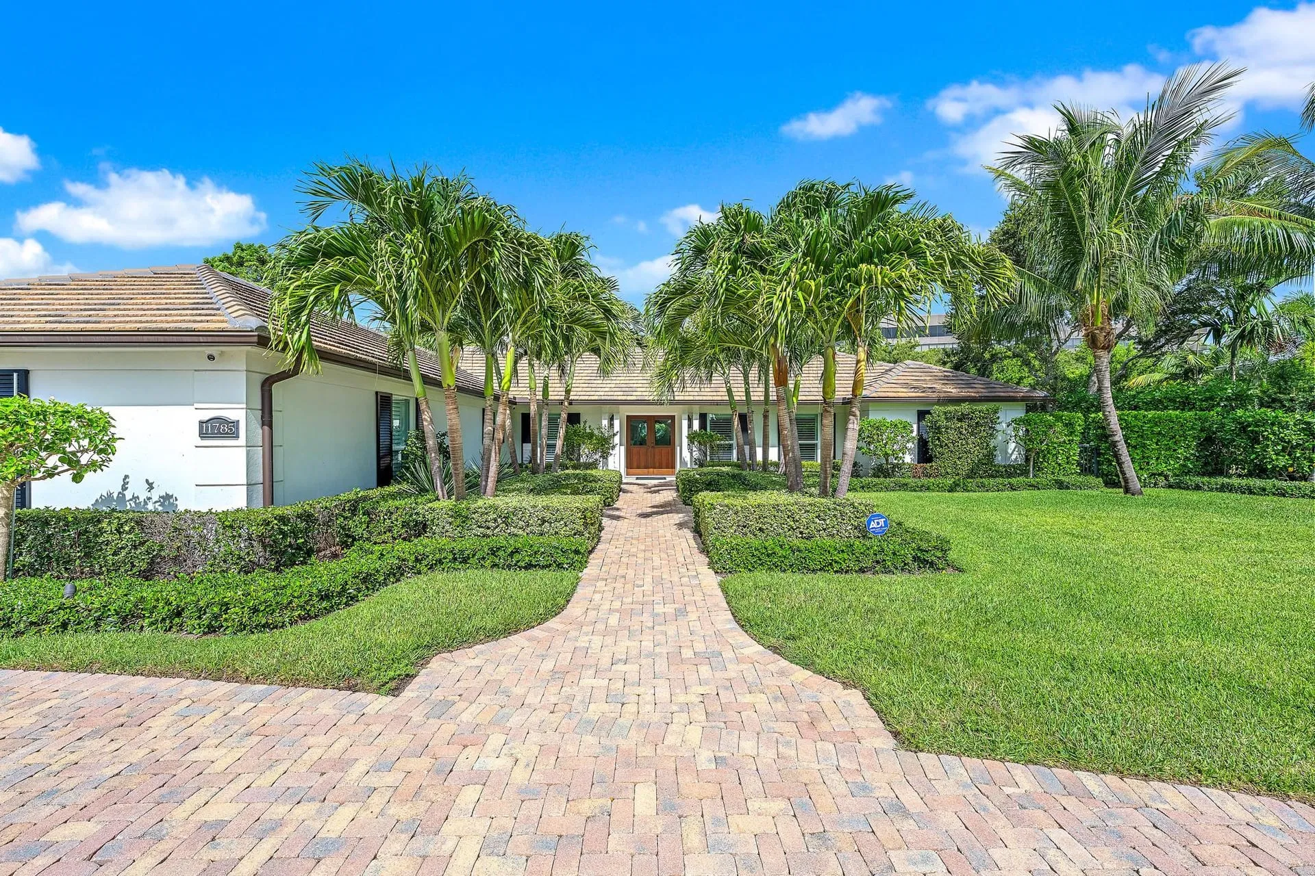 11785 Lake Shore Place, North Palm Beach, FL 33408