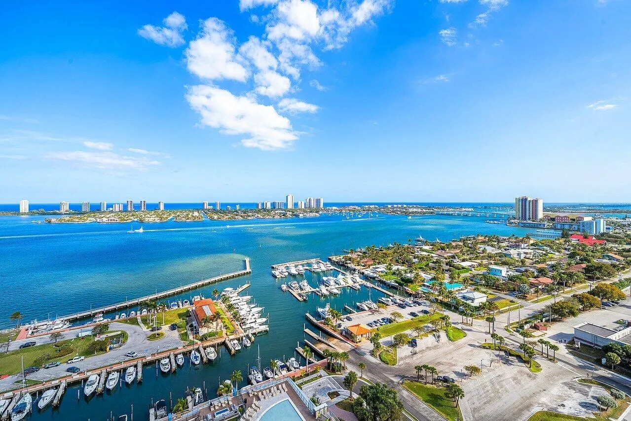 220 LAKE SHORE Drive 702, Lake Park, FL 33403