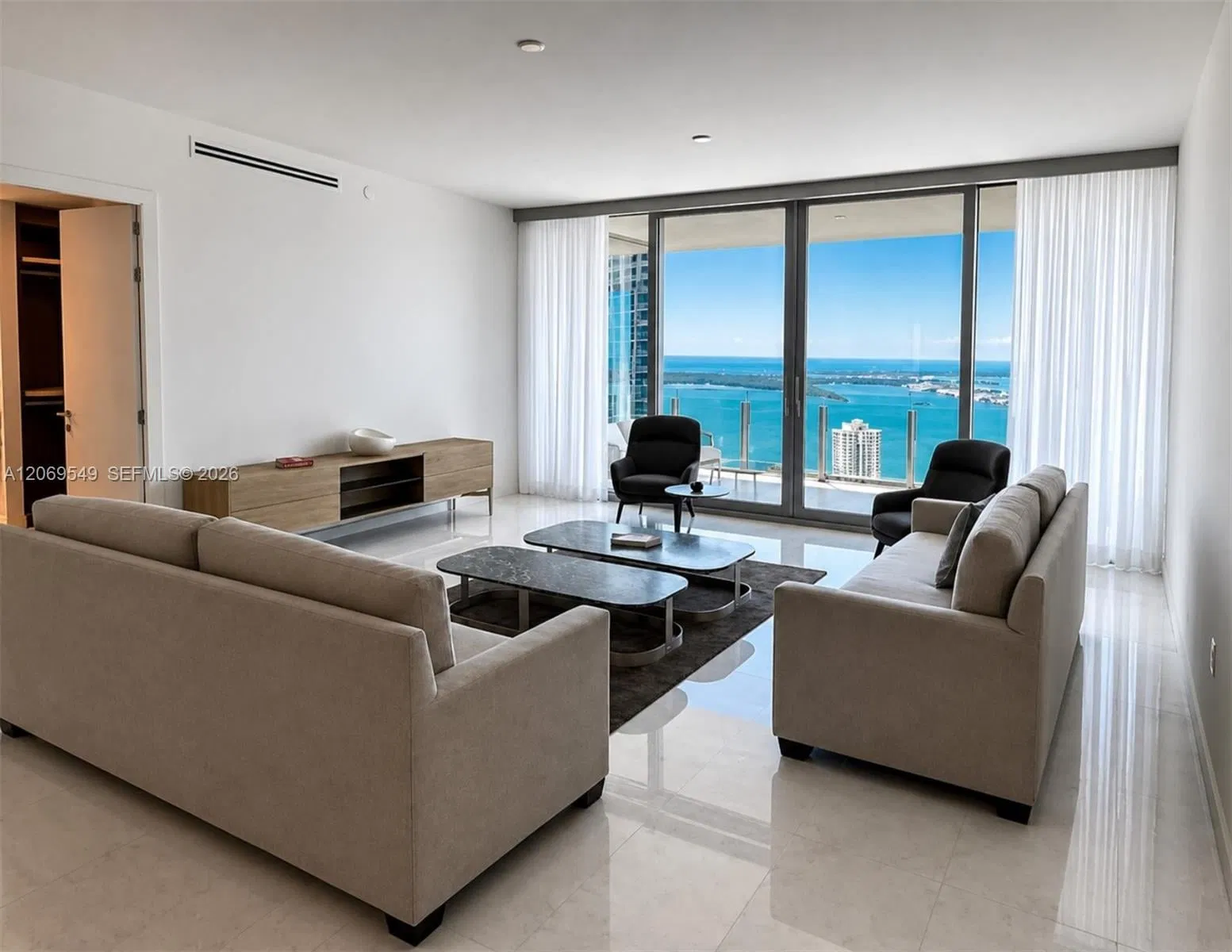 300 Biscayne Blvd Way 4404, Miami, FL 33131
