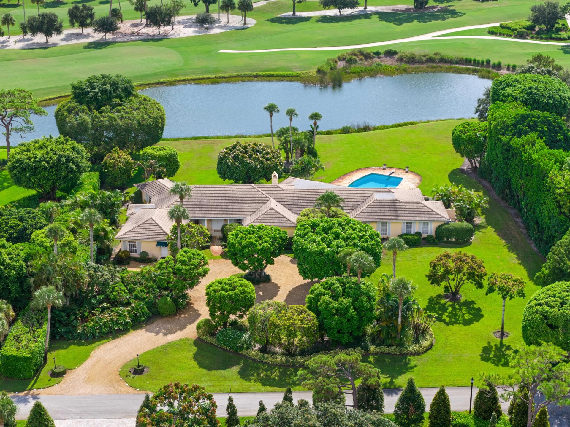 8 COUNTRY Road W, Village of Golf, FL 33436