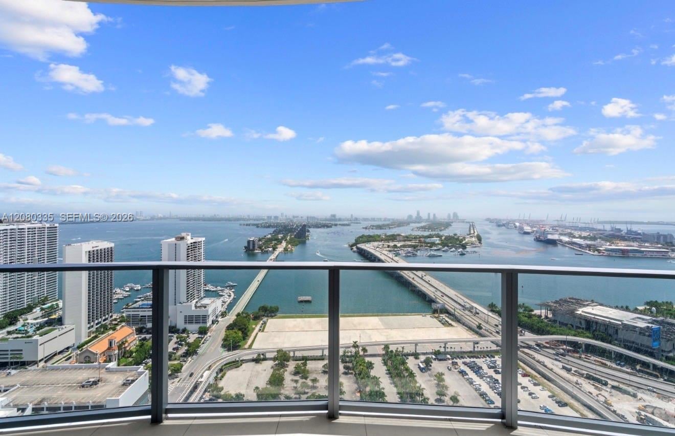 1400 Biscayne 3805, Miami, FL 33132