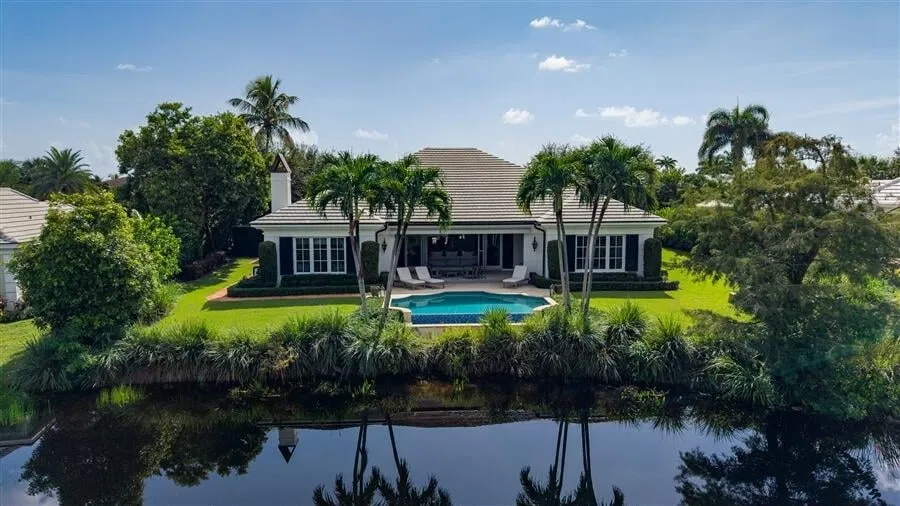 11 Country Road E, Village of Golf, FL 33436