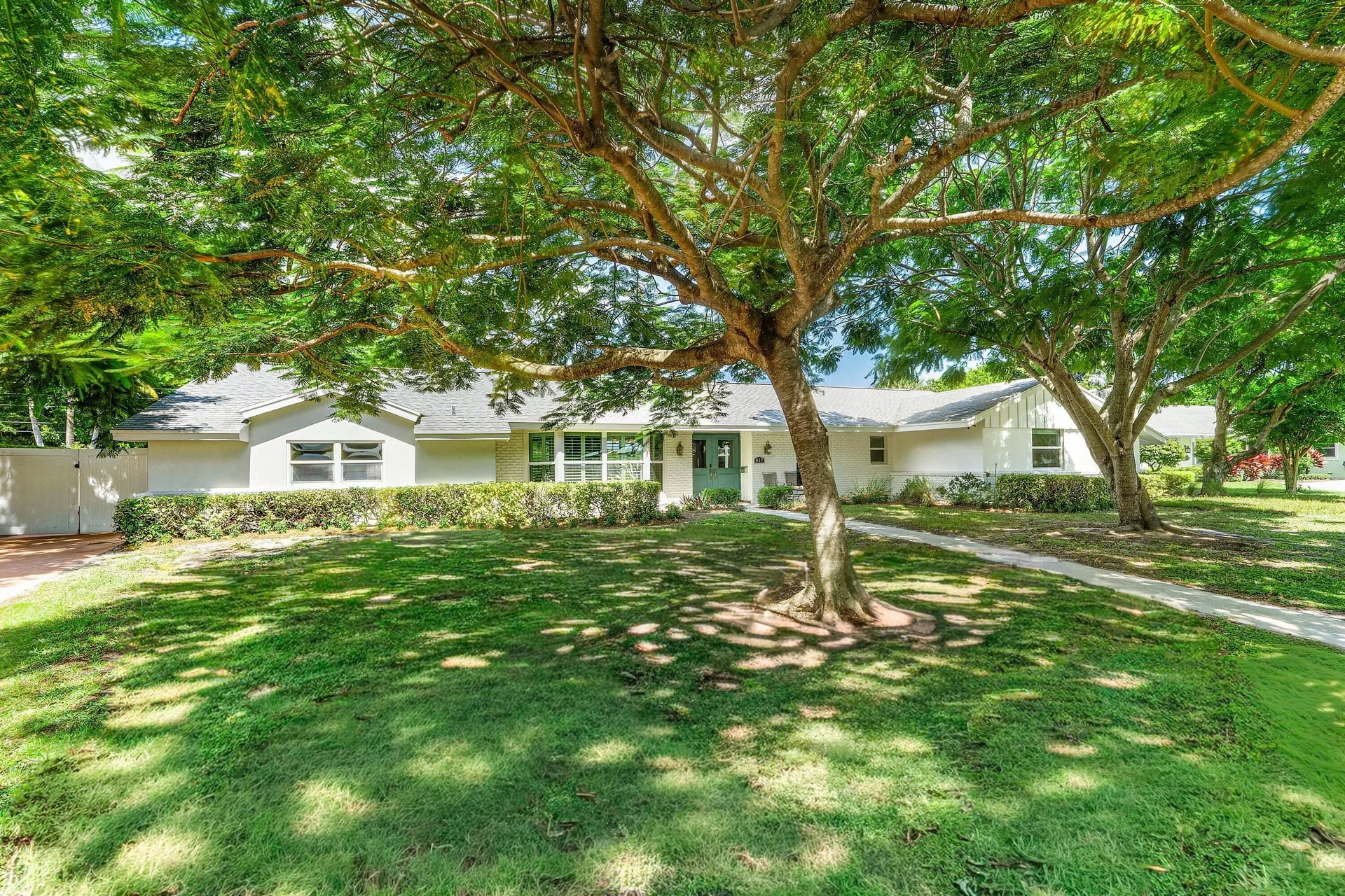 817 Anchorage Drive, North Palm Beach, FL 33408