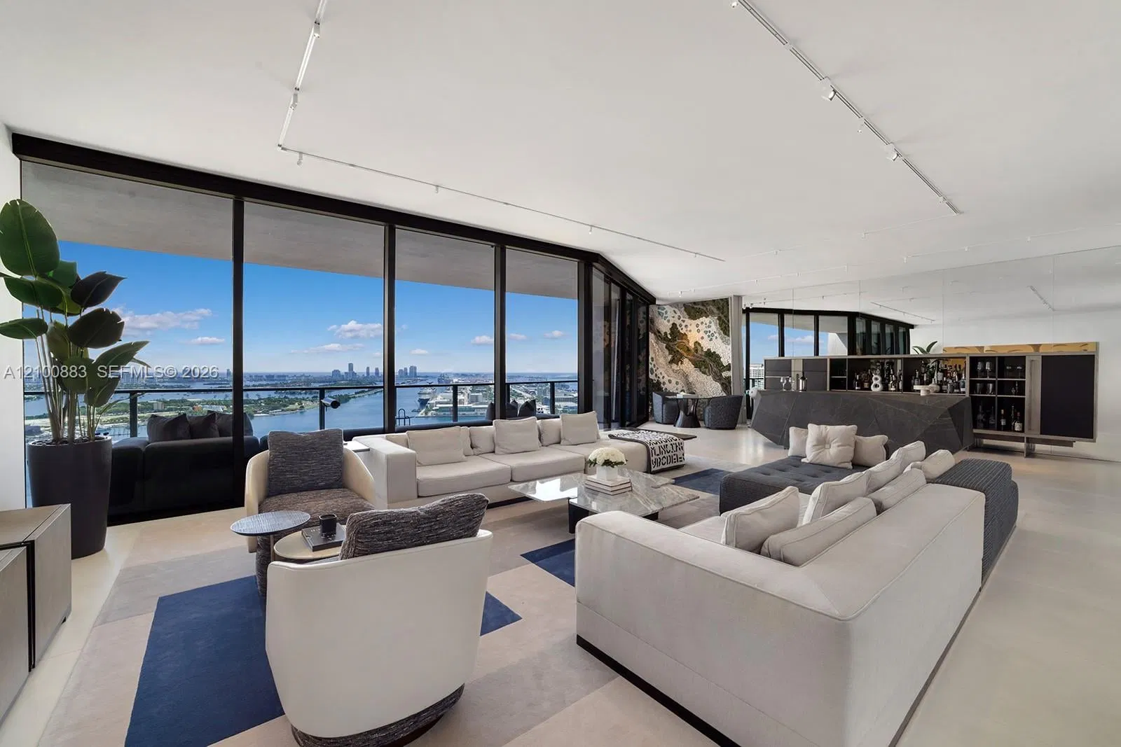 1000 Biscayne Boulevard 3302, Miami, FL 33132