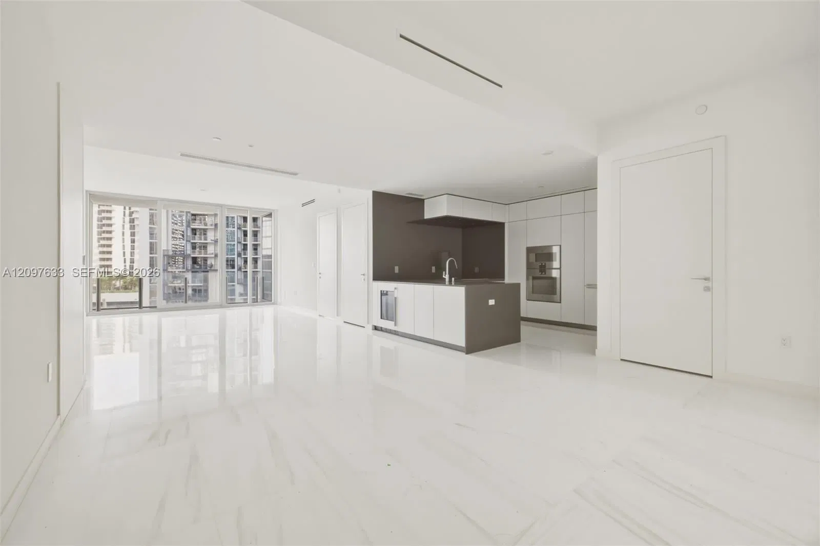 300 Biscayne Boulevard Way 1709W, Miami, FL 33131