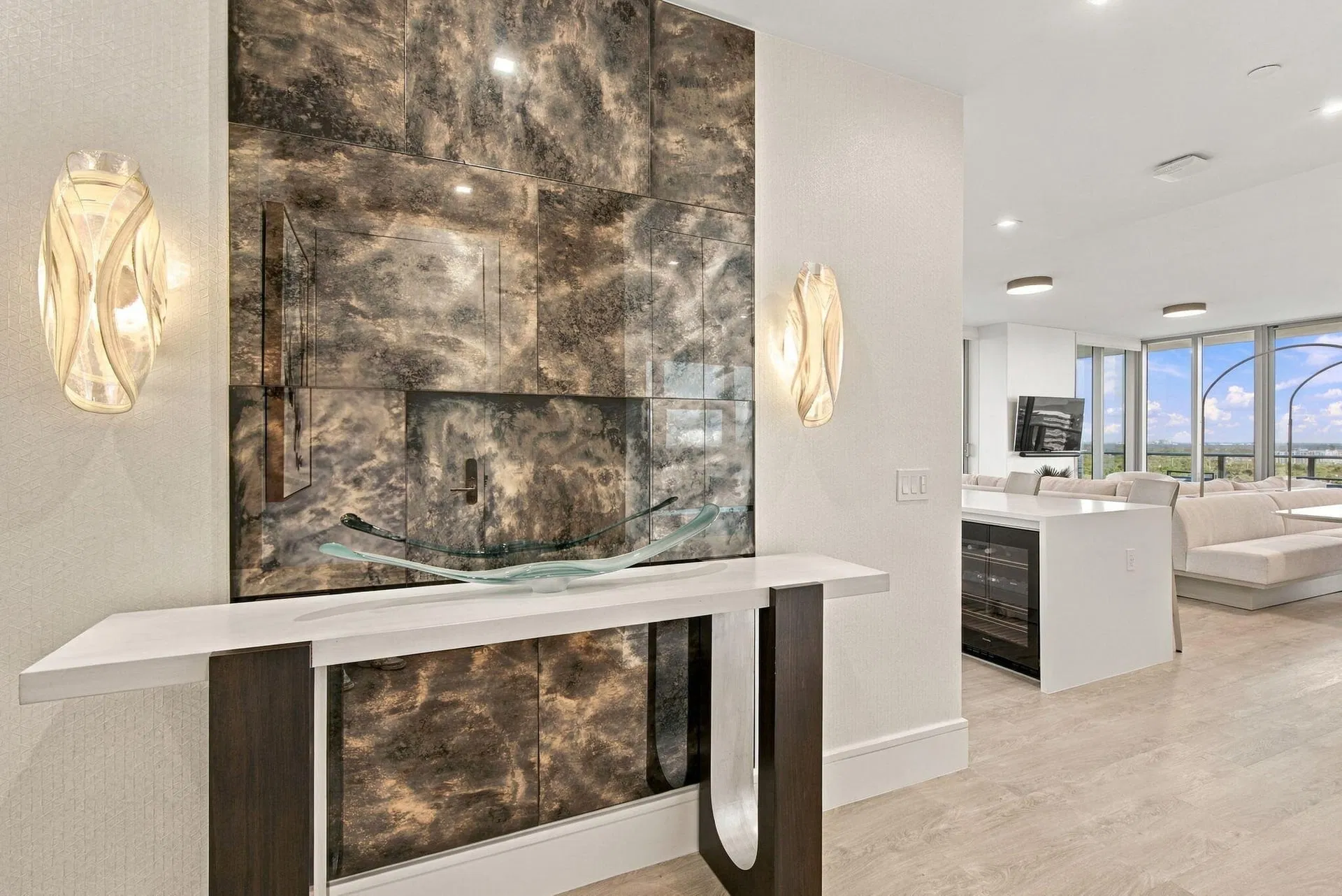 220 LAKE SHORE Drive 1423, West Palm Beach, FL 33403