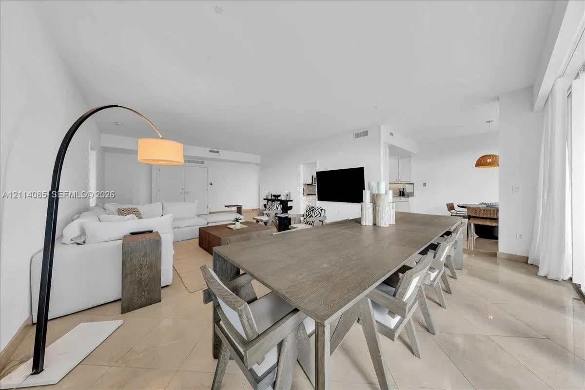 10101 Collins Avenue 8D, Bal Harbour, FL 33154