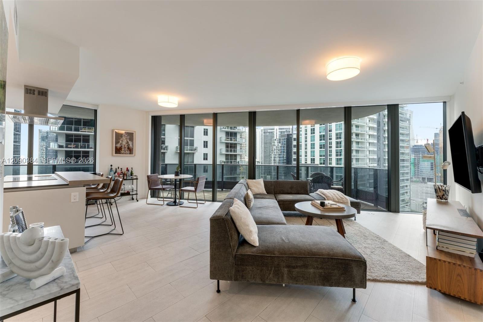 1000 Brickell Plaza 2401, Miami, FL 33131