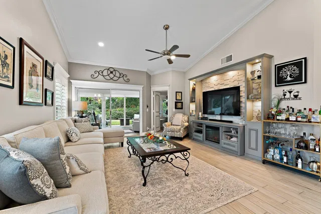 Monarch Country Club Residence photo 5