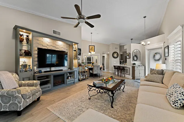 Monarch Country Club Residence photo 7