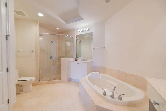 One City Plaza Unit 1604 photo 12