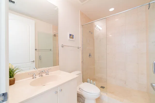 One City Plaza Unit 1604 photo 15