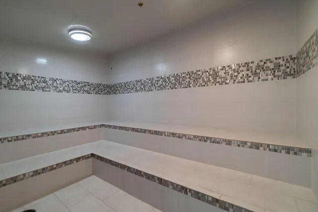 One City Plaza Unit 1604 photo 31