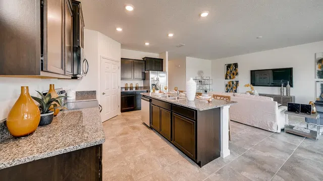 Residence photo 3