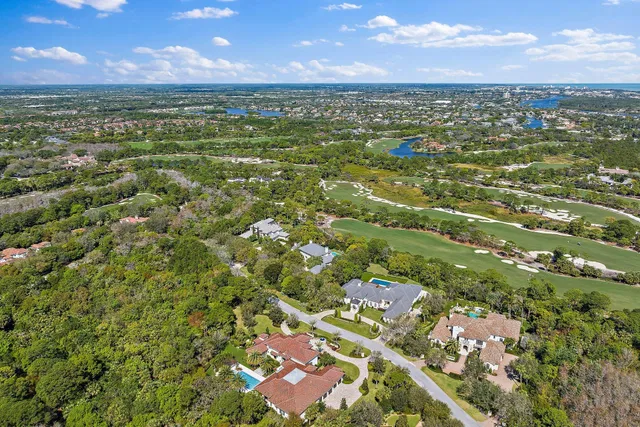 Bear's Club Residence photo 9