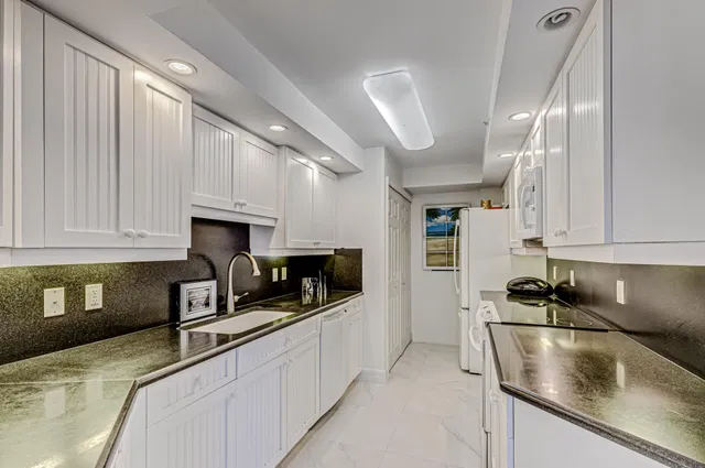 Tiara Singer Island Unit 41-F photo 10
