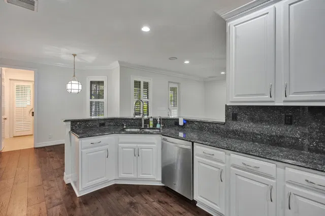Canterbury Place Residence photo 21
