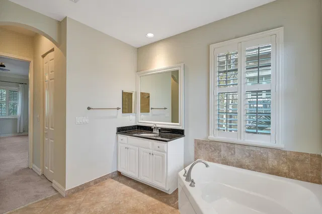 Canterbury Place Residence photo 51